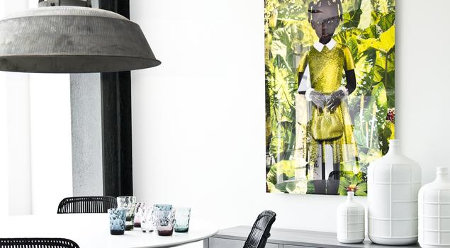 Aranżacje kuchni i jadalni w loftowym stylu. Industrialne lampy i meble